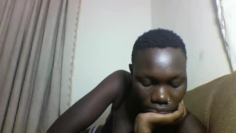 Snapshot of sexqueen02 chatting on 10-28-25, 08:00 sexqueen02 online show from 10-28-25, 08:00