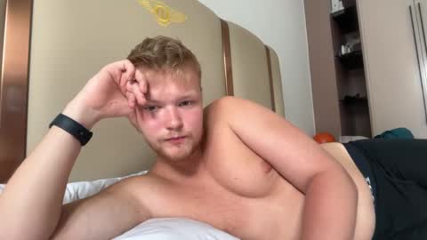 Snapshot of sexual_sbotage chatting on 02-20-26, 04:53 Max Leman online show from 02-20-26, 04:53