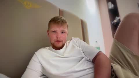 Snapshot of sexual_sbotage chatting on 03-05-26, 01:51 Max Leman online show from 03-05-26, 01:51