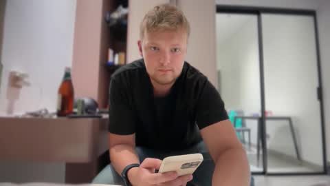 Snapshot of sexual_sbotage chatting on 03-08-26, 03:38 Max Leman online show from 03-08-26, 03:38