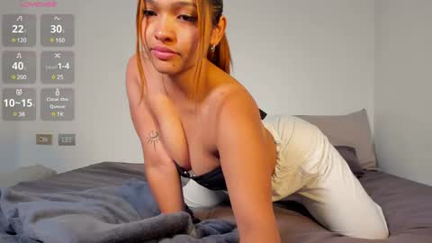 Snapshot of sexualmindset chatting on 01-07-25, 07:06 Andrea online show from 01-07-25, 07:06
