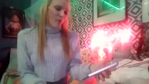 Leeah CloudZzz online show from 10-20-25, 02:34