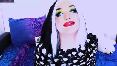 Snapshot of sexxx_queen chatting on 12-27-24, 11:06 sexxx_queen online show from 12-27-24, 11:06