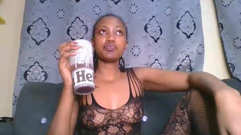 sexxxy_ree online show from 11-10-25, 04:22