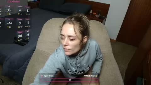 Snapshot of sexxxycrystali chatting on 05-15-26, 11:17 sexxxycrystali online show from 05-15-26, 11:17