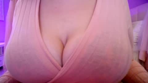Snapshot of sexxxyprincess chatting on 11-01-25, 12:23 Princess online show from 11-01-25, 12:23