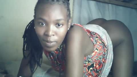sexxy_curvy23 online show from 06-12-26, 07:13