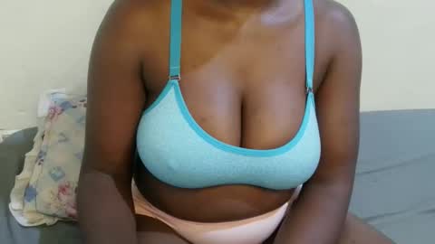 sexxy_maya1 online show from 04-12-26, 09:31