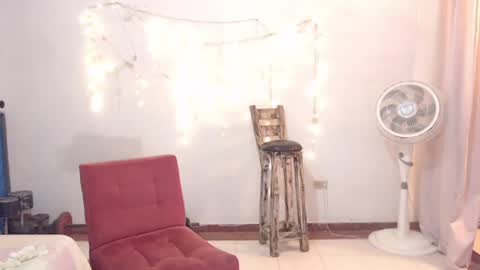 Snapshot of sexxy_rub chatting on 09-18-25, 04:09 RUBY online show from 09-18-25, 04:09