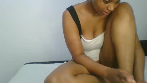 Snapshot of sexy__lips chatting on 12-09-24, 12:45 Tina online show from 12-09-24, 12:45