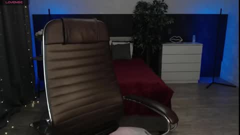 Alexia online show from 11-19-25, 11:10