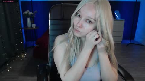 Alexia online show from 11-21-25, 10:36