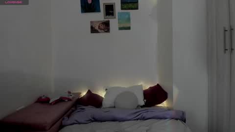 Snapshot of sexy_and_naughty_girl chatting on 03-18-26, 08:45 Lucy Annyy online show from 03-18-26, 08:45