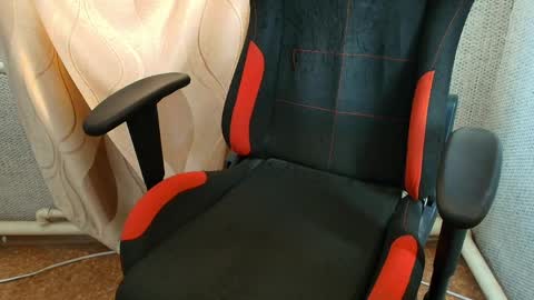 Jessica  Face only in pvt or in snapchat Dont ask more.... online show from 04-28-26, 10:09