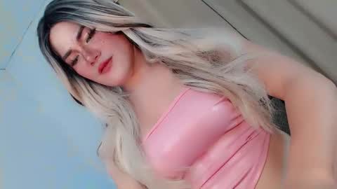 Snapshot of sexy_blaire chatting on 09-17-25, 11:28 Haley Blaire online show from 09-17-25, 11:28