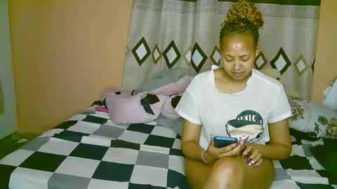 sexy_bluegirl online show from 10-24-25, 01:57