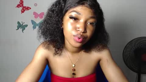 Snapshot of sexy_bluey247 chatting on 12-17-25, 06:19 sexy_bluey247 online show from 12-17-25, 06:19