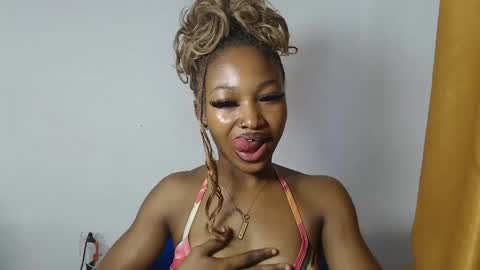 sexy_bluey247 online show from 05-14-26, 06:42