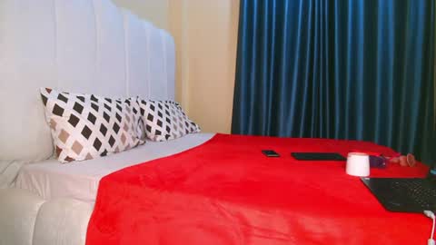 Snapshot of sexy_cici2 chatting on 07-13-26, 03:31 foxxy sweets online show from 07-13-26, 03:31