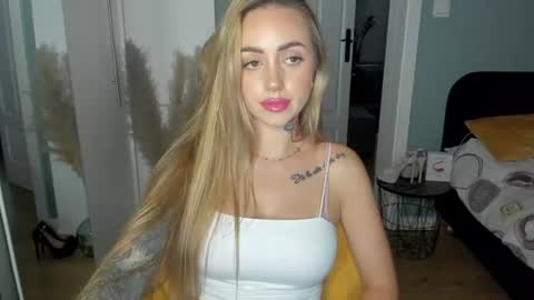 C o r a l i e online show from 06-29-26, 01:33