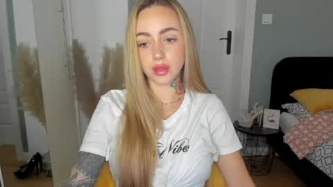 C o r a l i e online show from 07-16-26, 07:03