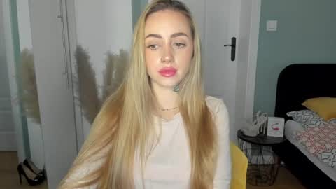 C o r a l i e online show from 07-21-26, 06:38