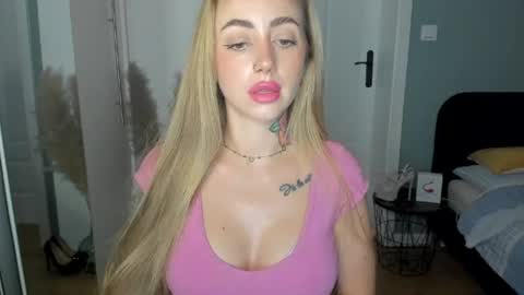 C o r a l i e online show from 07-31-26, 07:30