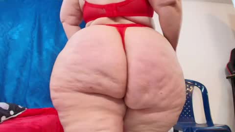Snapshot of sexy_curvi chatting on 05-10-26, 06:13 karla instagram online show from 05-10-26, 06:13