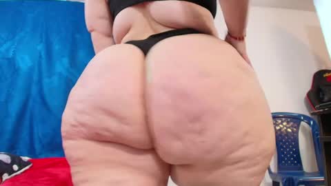 Snapshot of sexy_curvi chatting on 05-18-26, 04:46 karla instagram online show from 05-18-26, 04:46