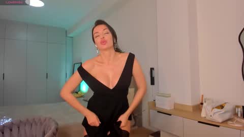 Snapshot of sexy_ev3lin chatting on 11-06-25, 03:46 Sexy Ev3lin online show from 11-06-25, 03:46