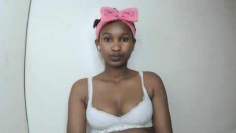 Snapshot of sexy_joyline chatting on 06-13-26, 12:52 joy online show from 06-13-26, 12:52