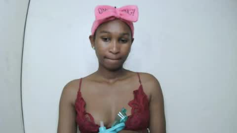 Snapshot of sexy_joyline chatting on 06-20-26, 02:14 joy online show from 06-20-26, 02:14