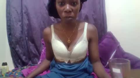 Snapshot of sexy_leila3 chatting on 10-11-25, 10:47 kayla online show from 10-11-25, 10:47