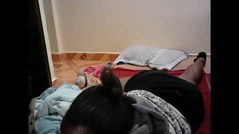 Snapshot of sexy_lunah chatting on 05-04-26, 01:45 sexy_lunah online show from 05-04-26, 01:45