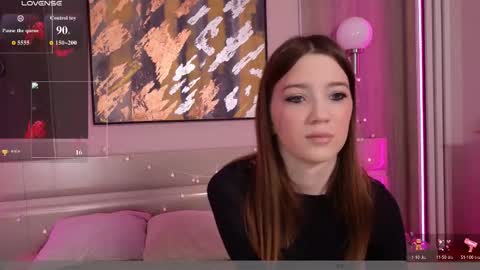 Snapshot of sexy_me_bb chatting on 03-12-26, 03:18 Alison online show from 03-12-26, 03:18