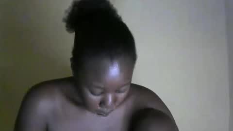 Snapshot of sexy_melanin11 chatting on 10-13-25, 07:36 sexy_melanin11 online show from 10-13-25, 07:36