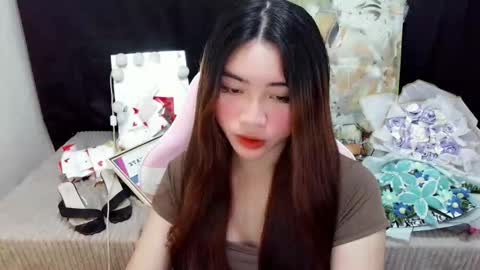 Snapshot of sexy_mikaxoxo chatting on 05-28-26, 11:13 mika online show from 05-28-26, 11:13