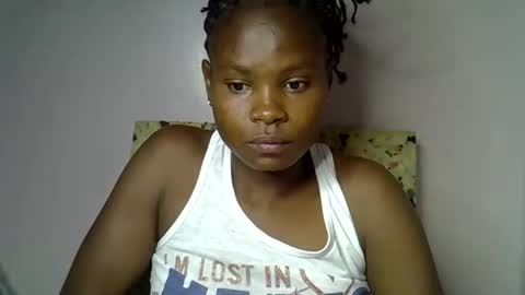 Snapshot of sexy_molyne chatting on 02-12-26, 03:01 Molyne online show from 02-12-26, 03:01