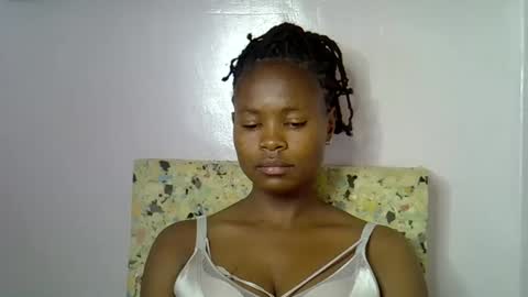 Snapshot of sexy_molyne chatting on 02-20-26, 06:10 Molyne online show from 02-20-26, 06:10