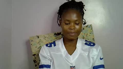 Snapshot of sexy_molyne chatting on 02-27-26, 01:55 Molyne online show from 02-27-26, 01:55