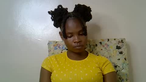 Snapshot of sexy_molyne chatting on 03-10-26, 01:38 Molyne online show from 03-10-26, 01:38