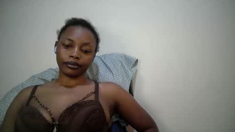 sexy_muna2 online show from 04-18-26, 08:53