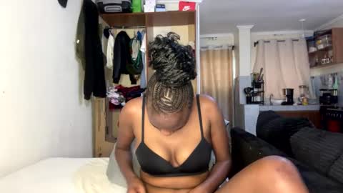 Nyla online show from 07-25-26, 01:19