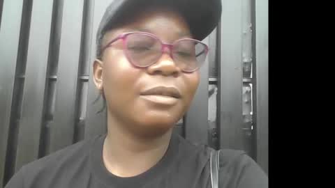 Snapshot of sexy_pearl12 chatting on 10-29-25, 09:55 zoe online show from 10-29-25, 09:55