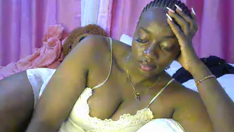 laura online show from 01-11-26, 02:05