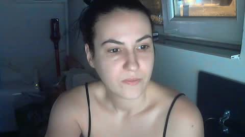 Snapshot of sexy_slimm25 chatting on 02-18-25, 08:58 Slimm online show from 02-18-25, 08:58