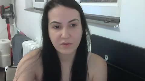 Snapshot of sexy_slimm25 chatting on 02-20-25, 09:31 Slimm online show from 02-20-25, 09:31