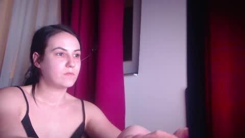 Snapshot of sexy_slimm25 chatting on 03-06-25, 05:54 Slimm online show from 03-06-25, 05:54