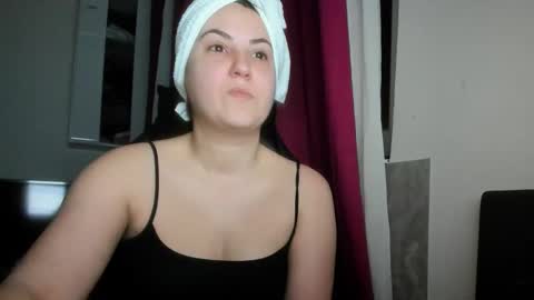 Snapshot of sexy_slimm25 chatting on 04-03-26, 09:35 Slimm online show from 04-03-26, 09:35