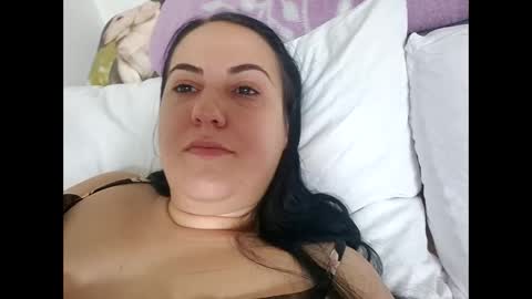 Snapshot of sexy_slimm25 chatting on 06-03-26, 06:16 Slimm online show from 06-03-26, 06:16
